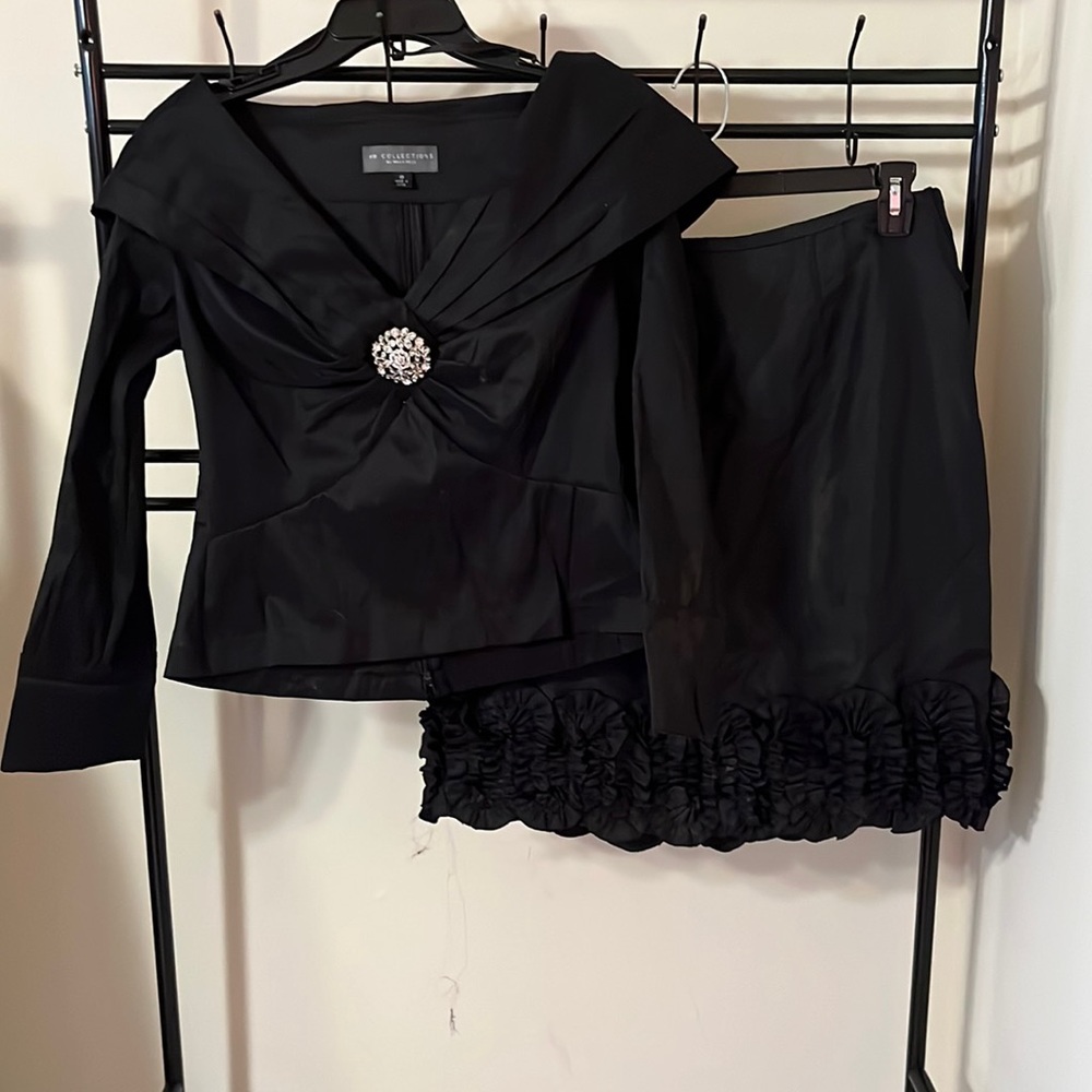 2 piece suit - Size 10